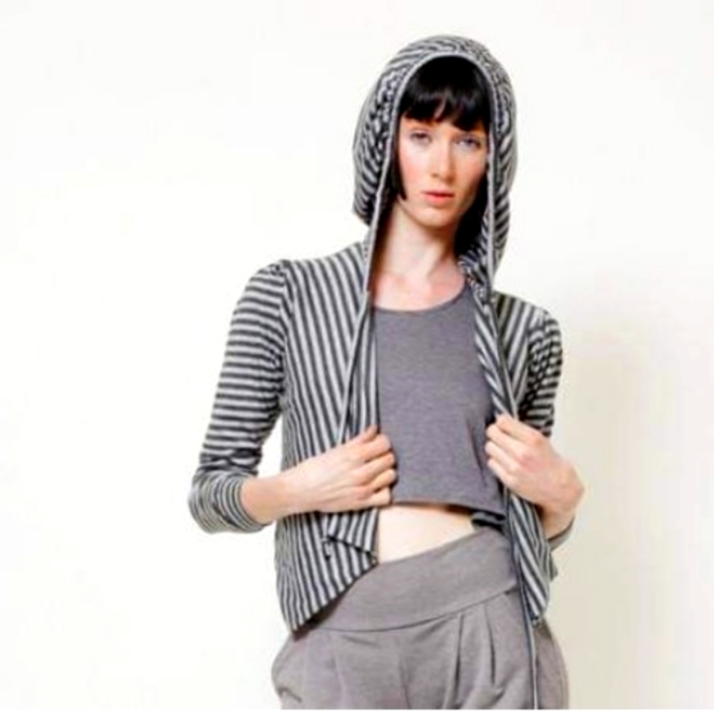Kucoon hooded cropped jacket.